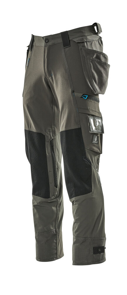 17031-311-18_P04_1000pxweb Trousers with holster pockets
