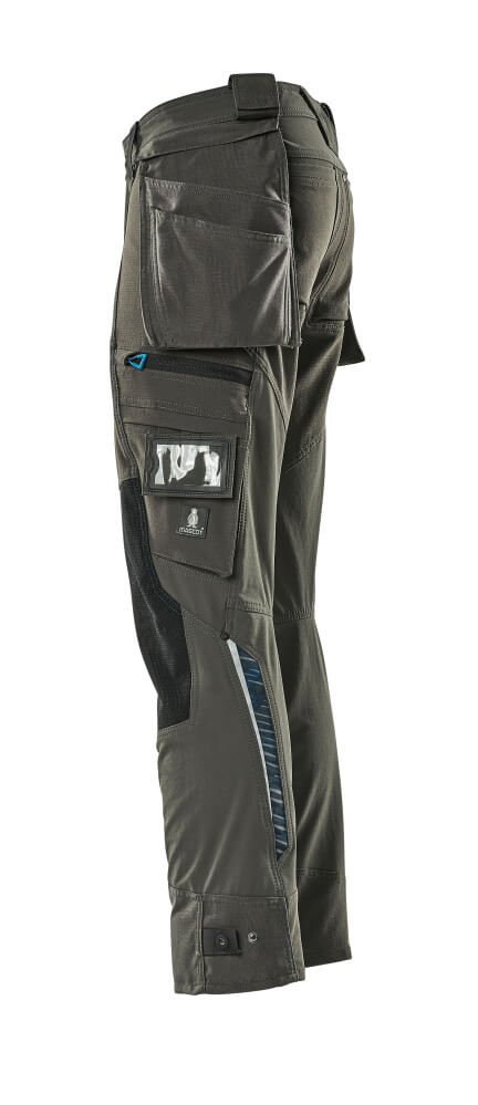 17031-311-18_P08_1000pxweb Trousers with holster pockets