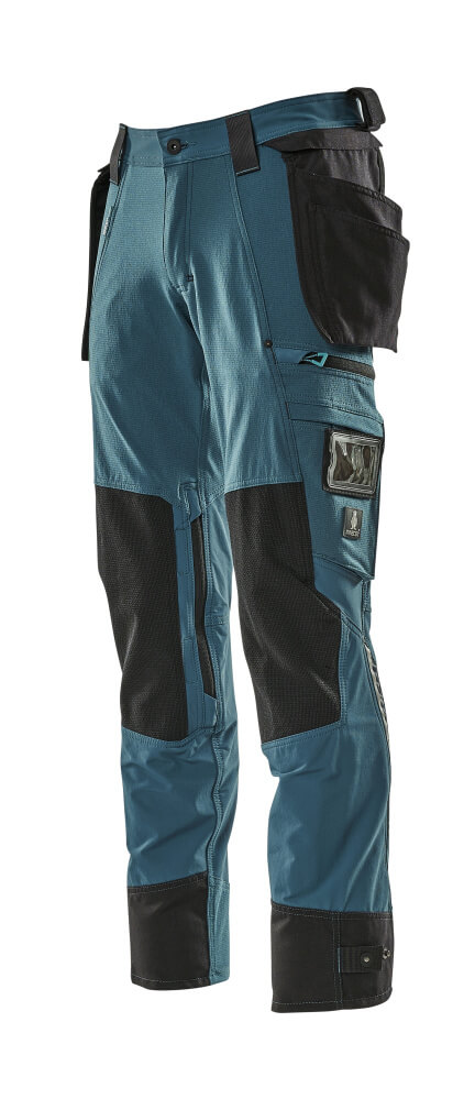 17031-311-44_P04_1000pxweb Trousers with holster pockets