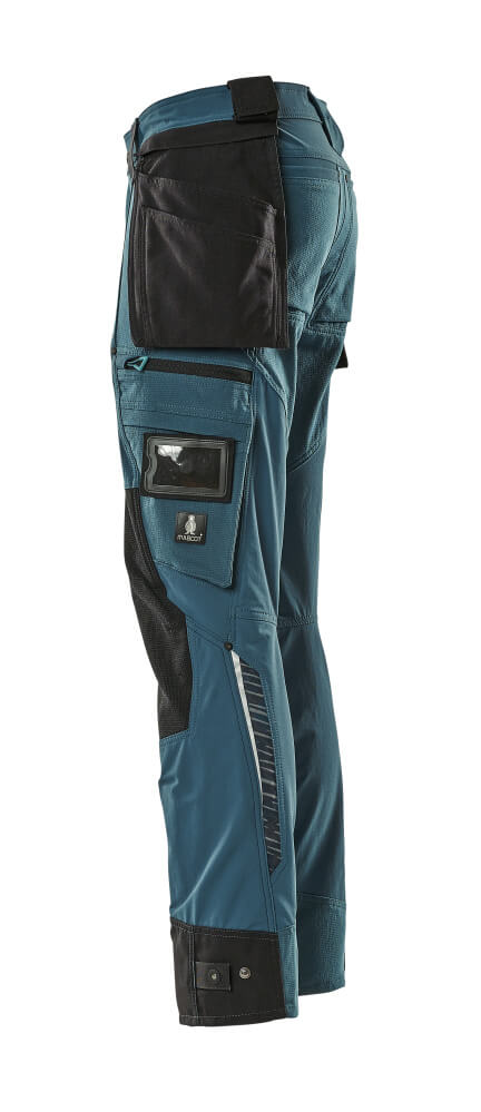 17031-311-44_P08_1000pxweb Trousers with holster pockets