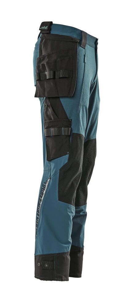 17031-311-44_P20_1000pxweb Trousers with holster pockets